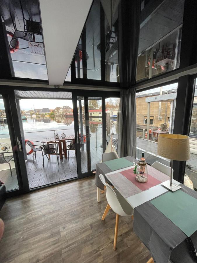 Slapen Op Het Water Apartment Zwartsluis Luaran gambar