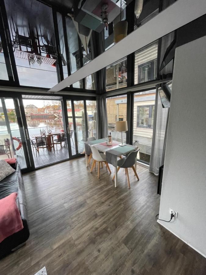 Slapen Op Het Water Apartment Zwartsluis Luaran gambar